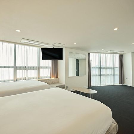 Uh Suite The Haeundae Busan Exterior foto