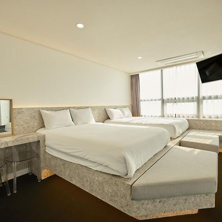 Uh Suite The Haeundae Busan Exterior foto