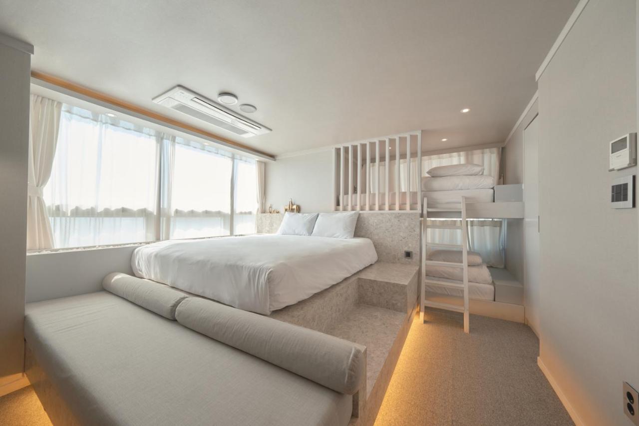Uh Suite The Haeundae Busan Exterior foto
