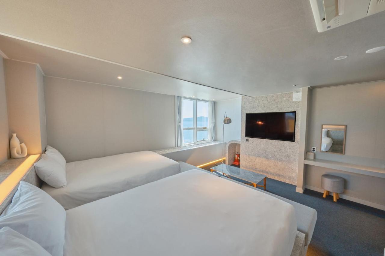 Uh Suite The Haeundae Busan Exterior foto