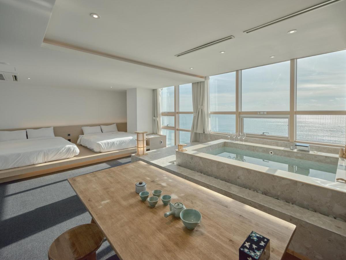 Uh Suite The Haeundae Busan Exterior foto