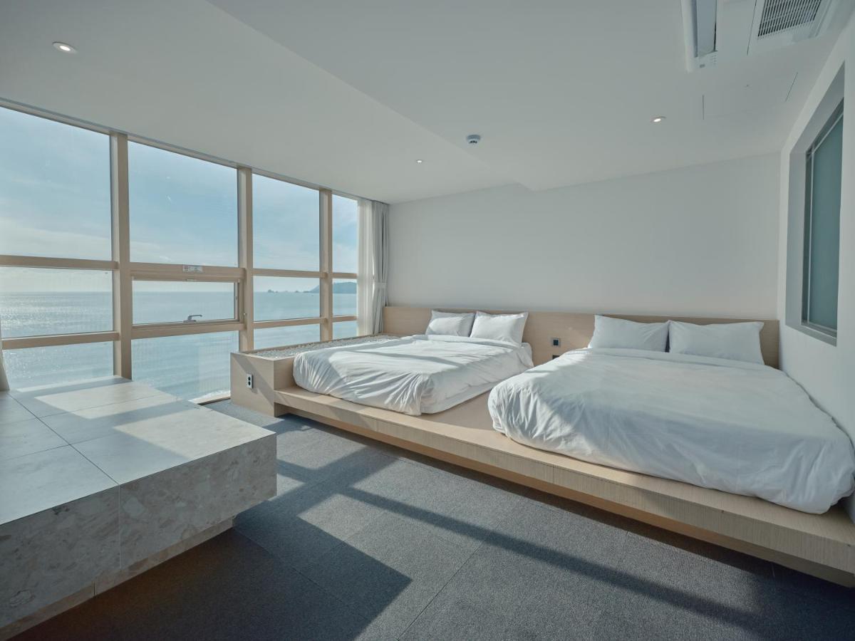 Uh Suite The Haeundae Busan Exterior foto