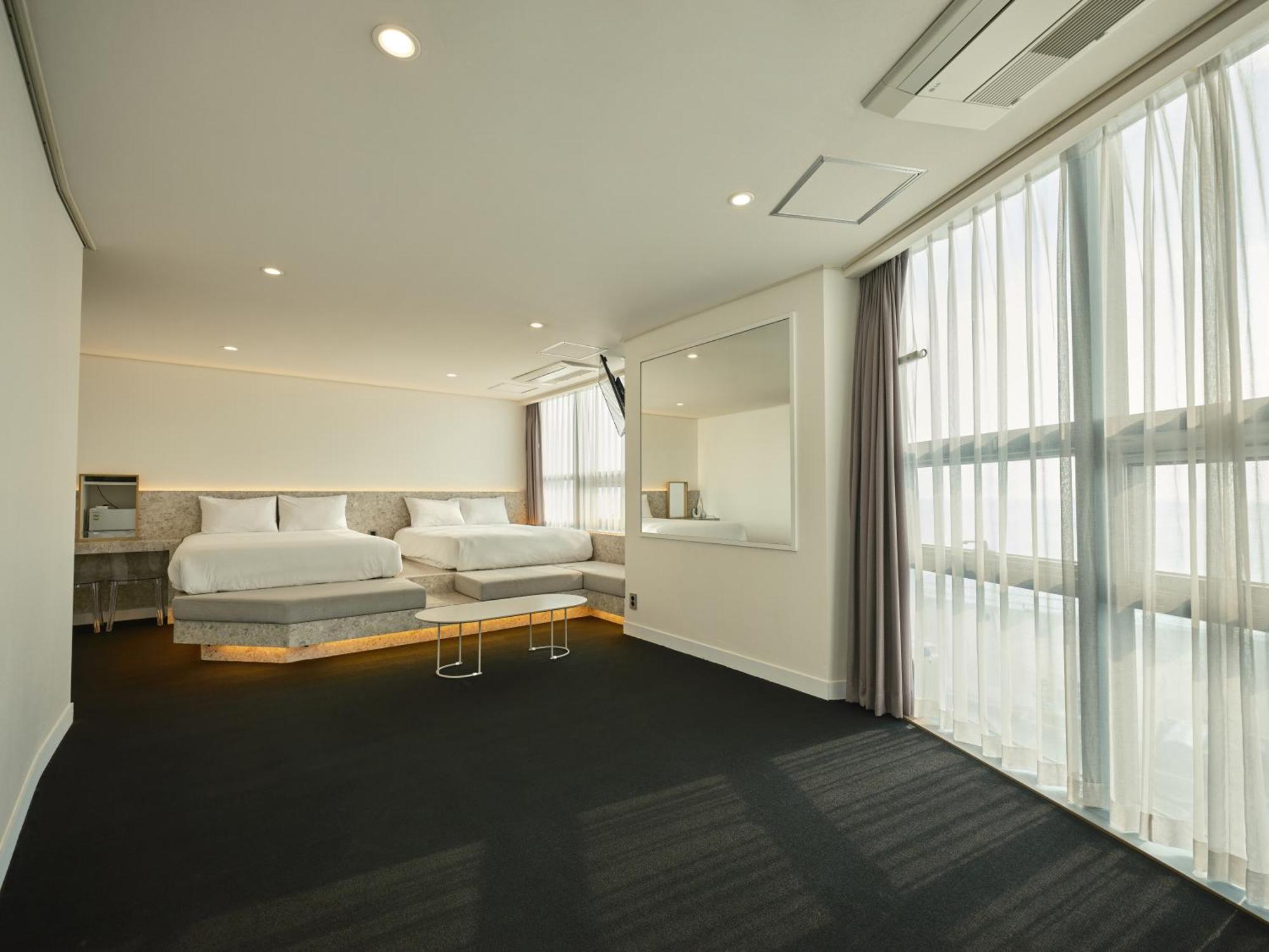 Uh Suite The Haeundae Busan Exterior foto